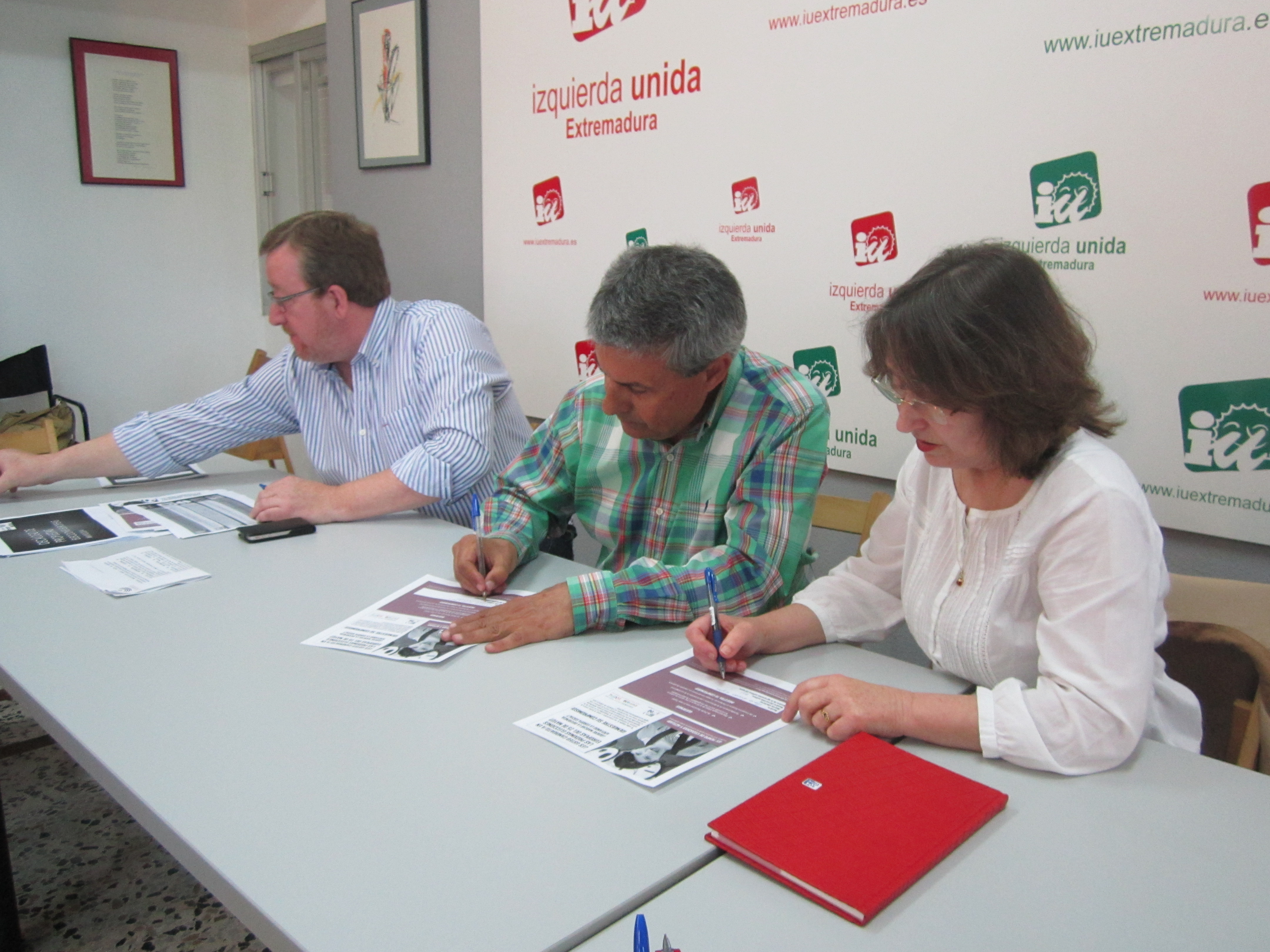 Los candidatos extremeños de Izquierda Unida a las elecciones europeas, Martín Alfonso Polo y María Arenas